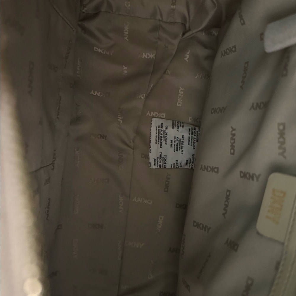 DKNY GRAYSON TOTE NWT Beige - Picture 8 of 8